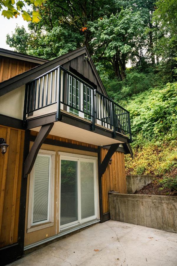 Private Mountainside Home Чилівак Екстер'єр фото